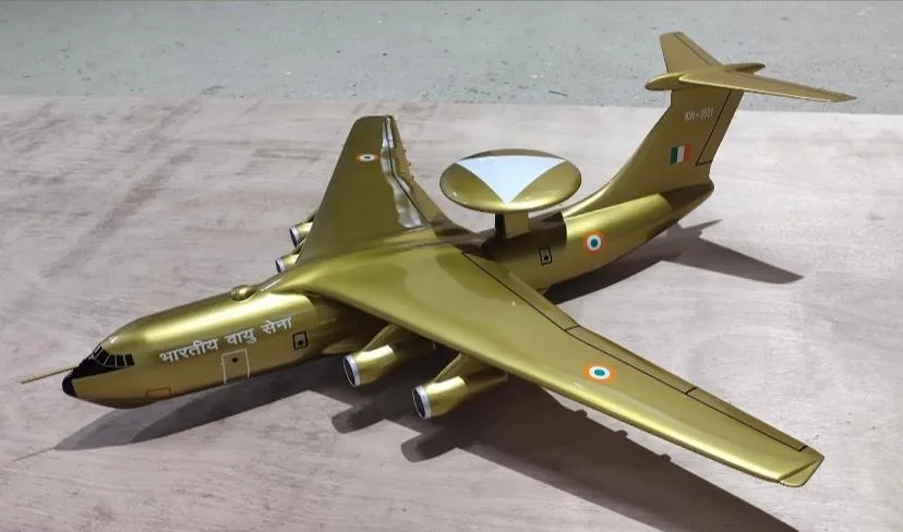 Heavy-lift transport — display model
