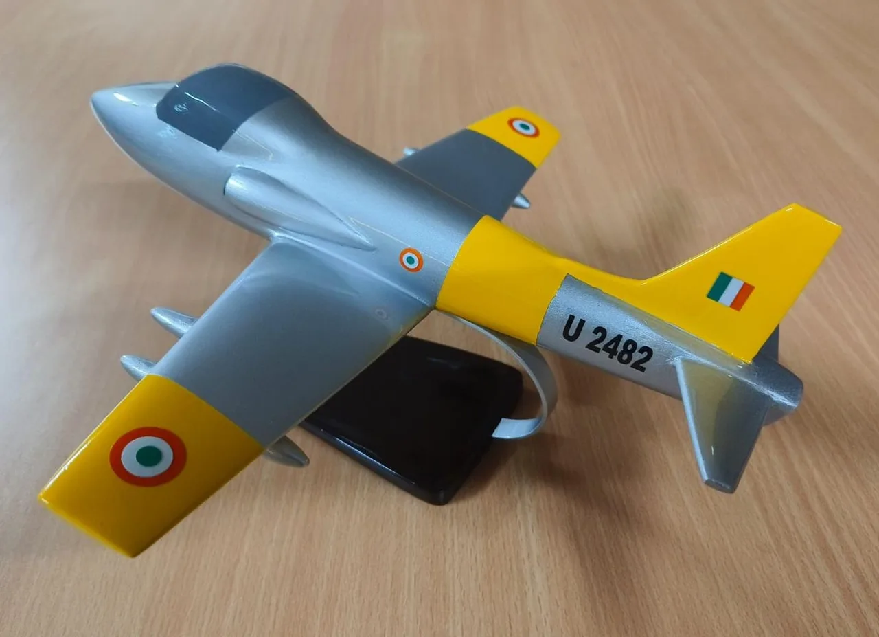 Jet trainer — display model